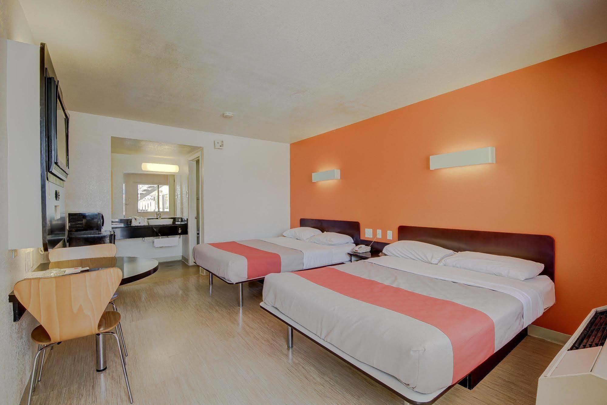 6-san Antonio, Tx - Sam Houston Hotel 2*