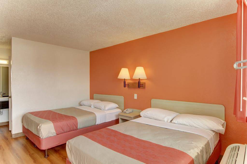 Inn Red Roof Northeast - Rittiman Rd
