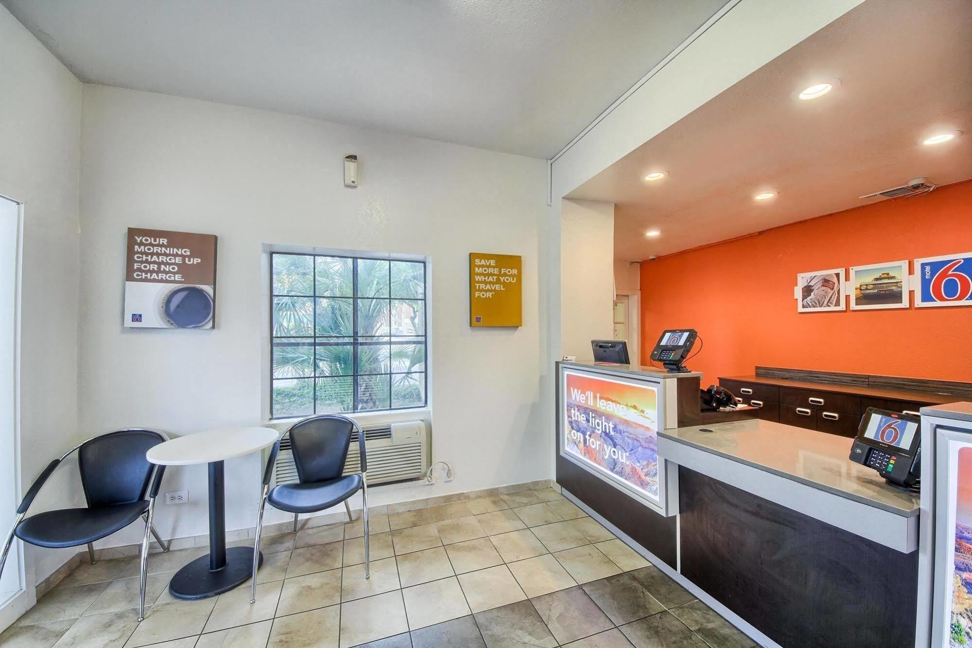 Hotel 6-san Antonio, Tx - Northwest Medical Center 2*