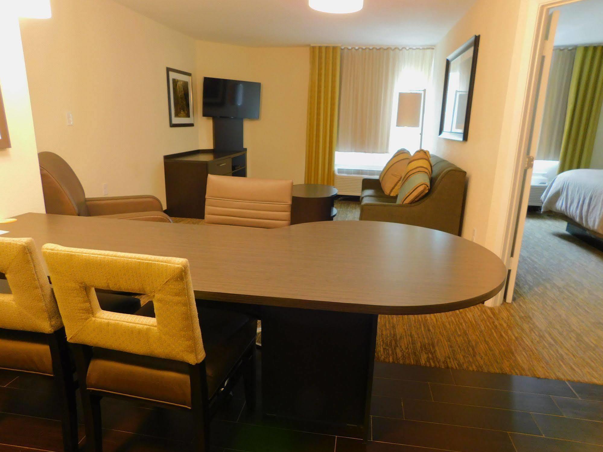 Candlewood Airport By Ihg Hotel San Antonio