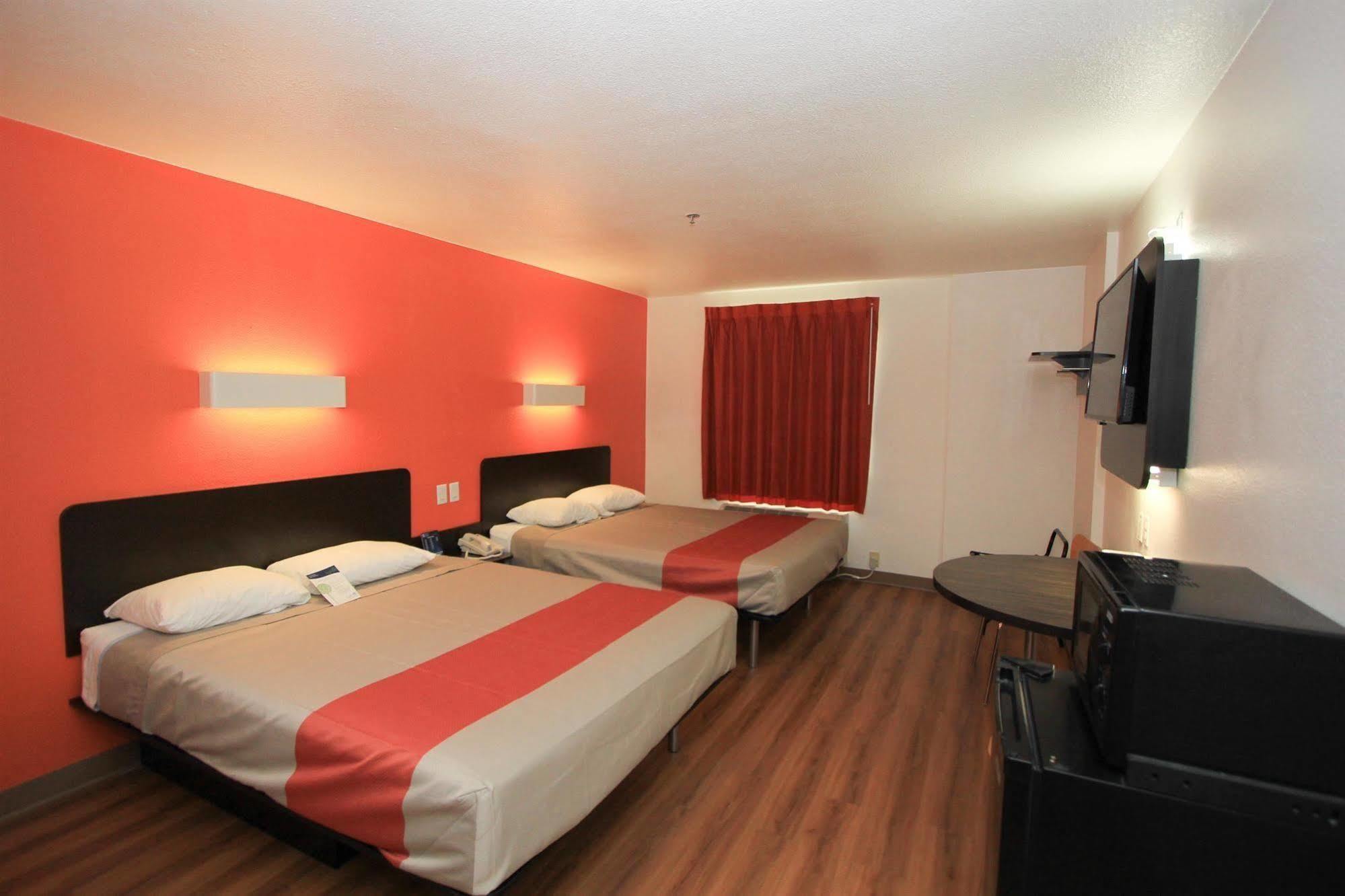 Hotel Baymont By Wyndham Airport San Antonio