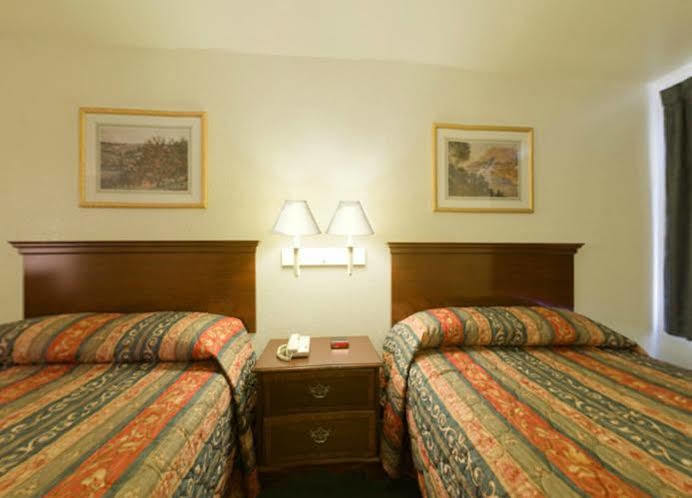 Hotel Oyo & Medical Center 2*