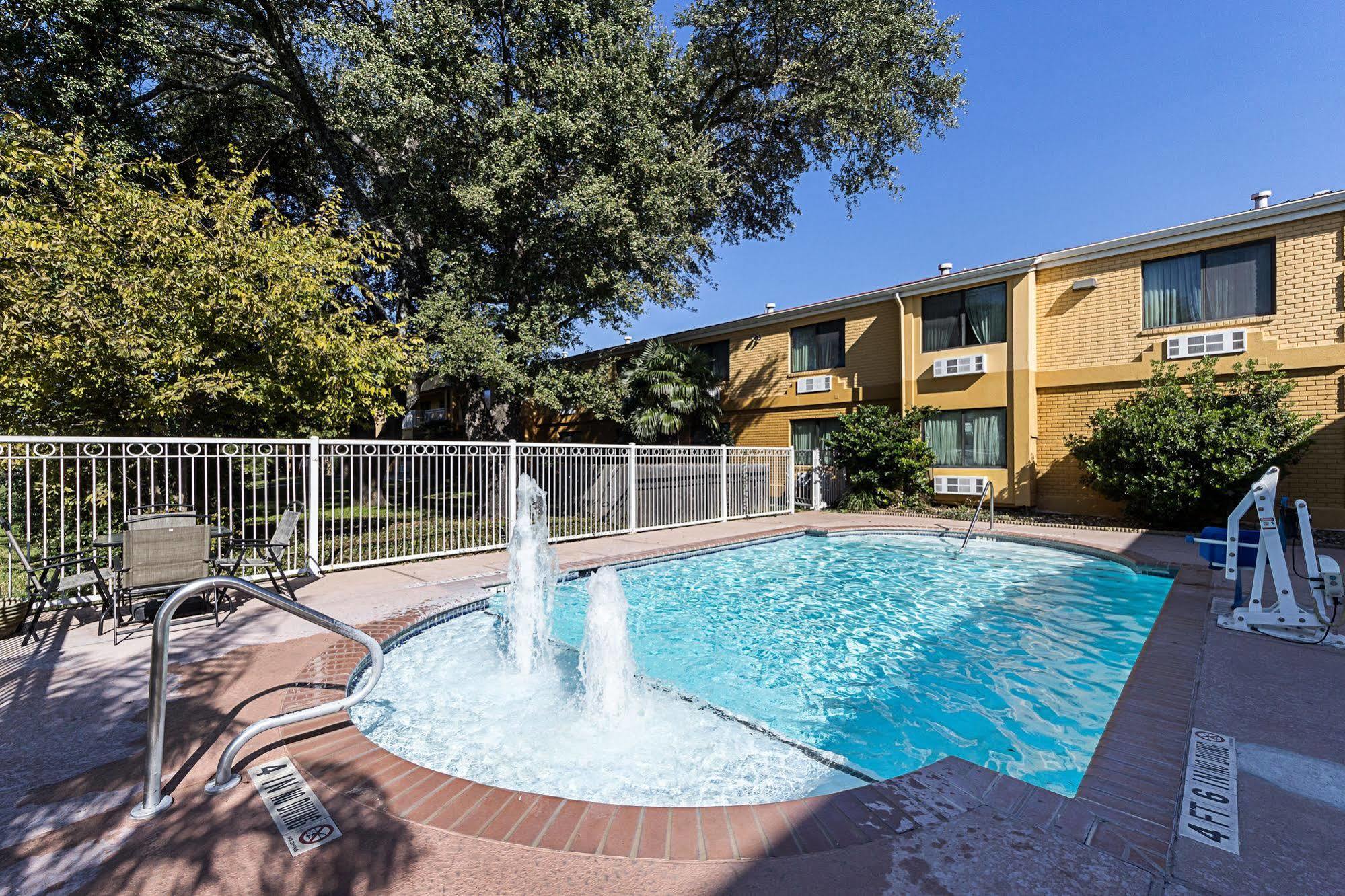 Surestay By Western North 3*