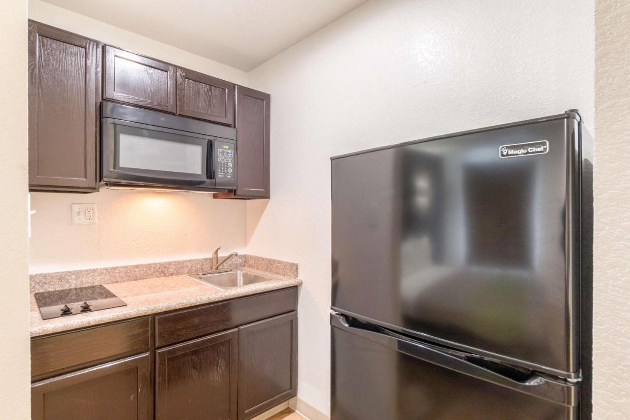 Hotel 6-san Antonio, Tx - Sam Houston Area 2*
