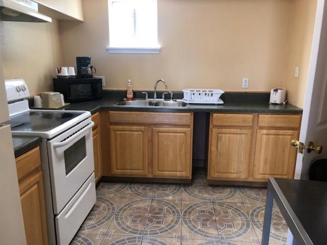 Motel Pinn Road And Lackland Afb And Seaworld 2*