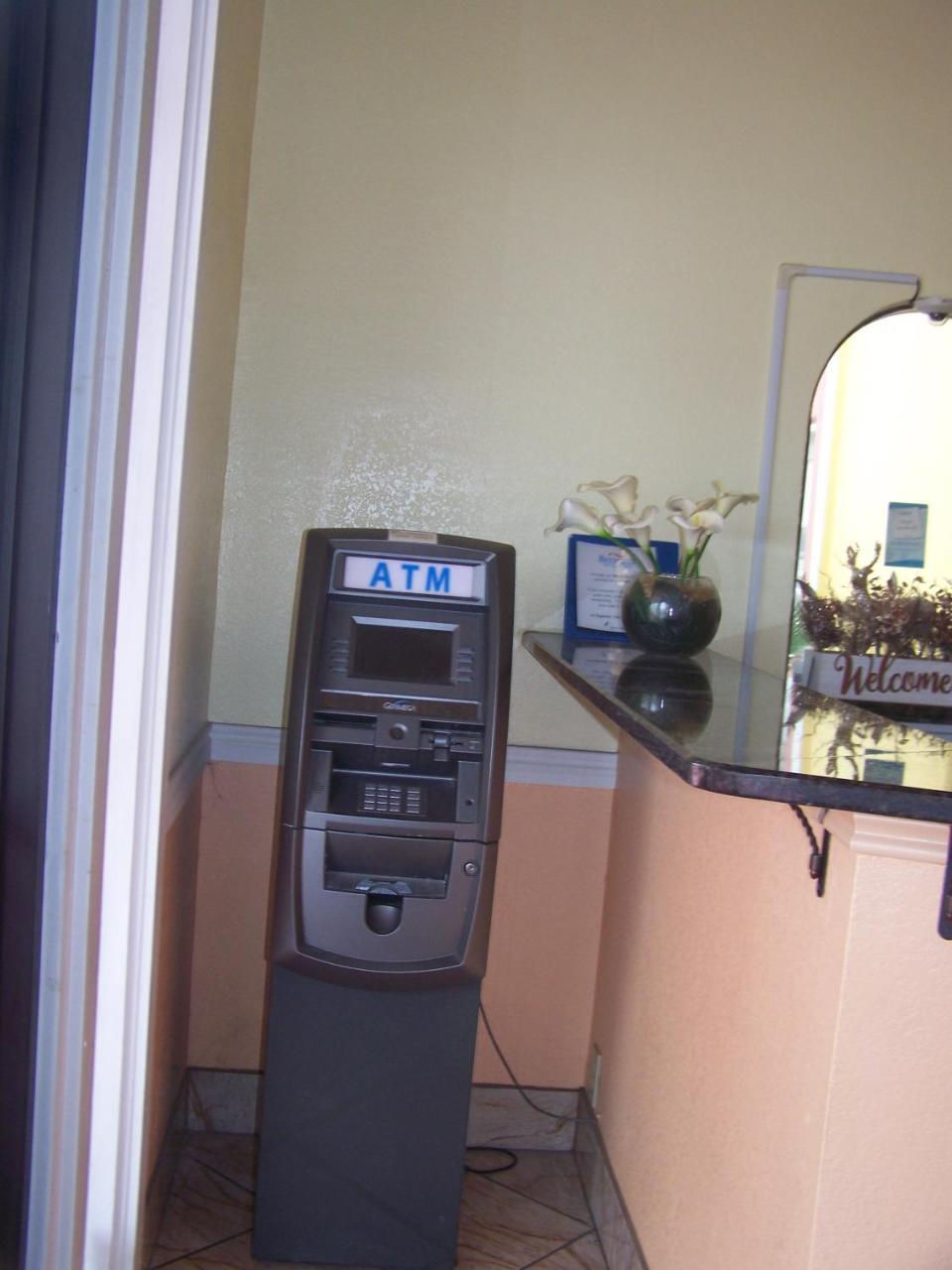 Baymont By Wyndham Near South Texas Medical Ctr Hotel 2*