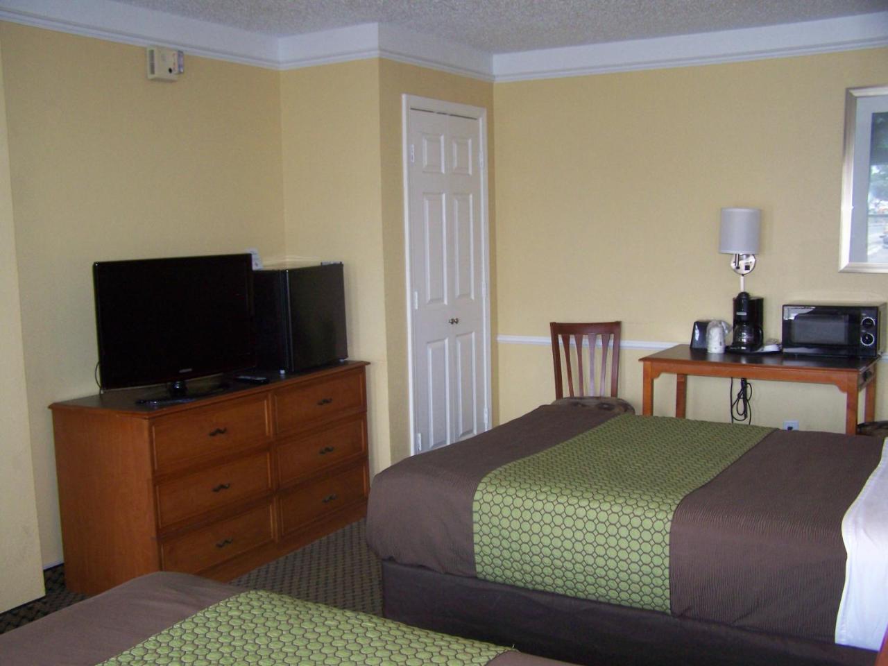 Baymont By Wyndham Near South Texas Medical Ctr 2*