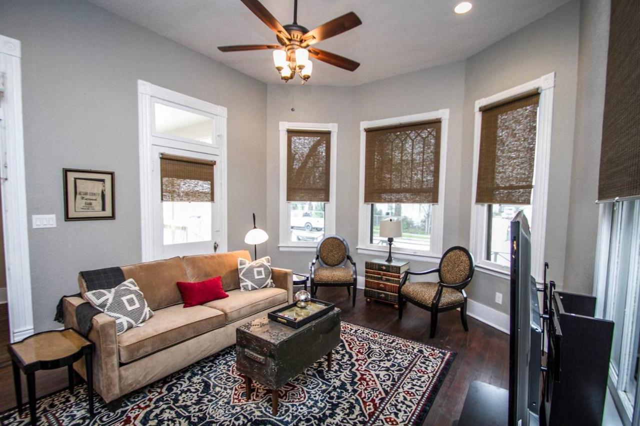Wyoming St Restored Historic 2br/1ba Downtown