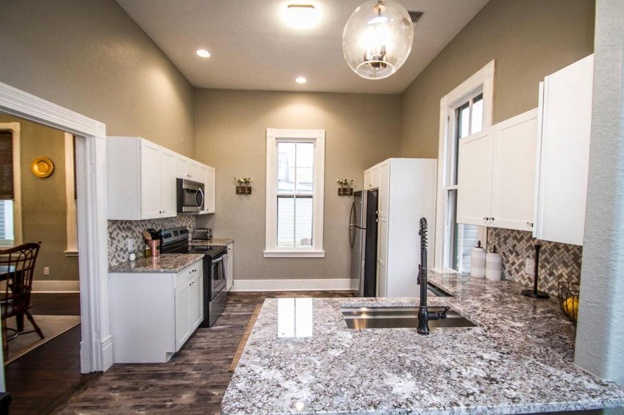 Wyoming St Restored Historic 2br/1ba Downtown Holiday home *