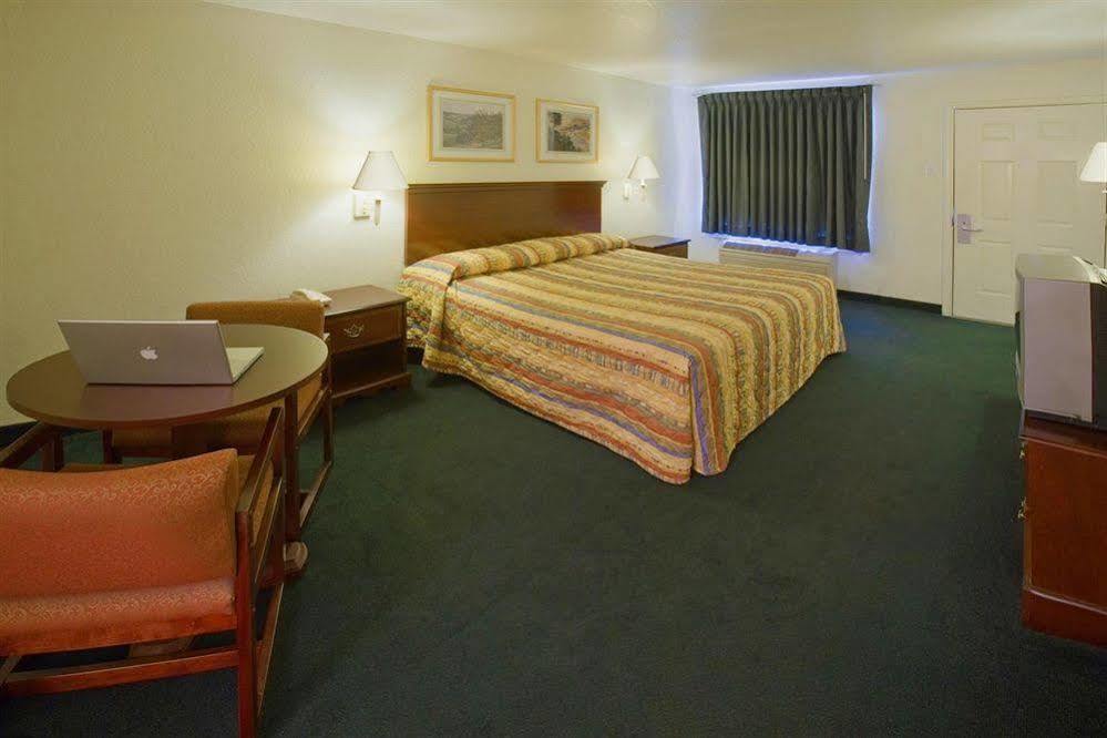 Oyo & Medical Center Hotel San Antonio