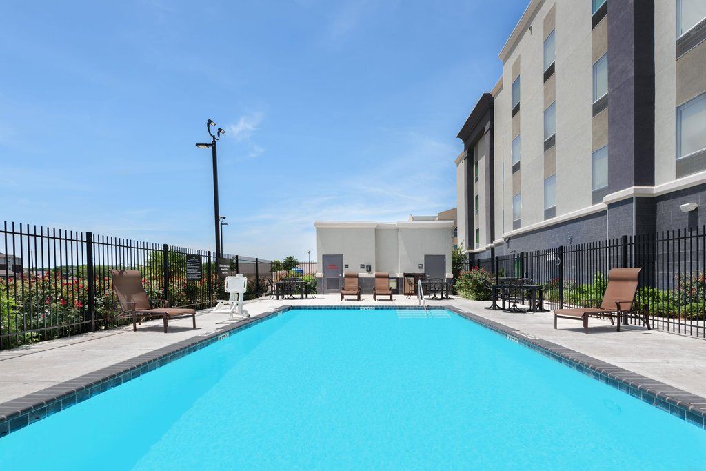 Hotel Express & Brooks Base By Ihg 3*