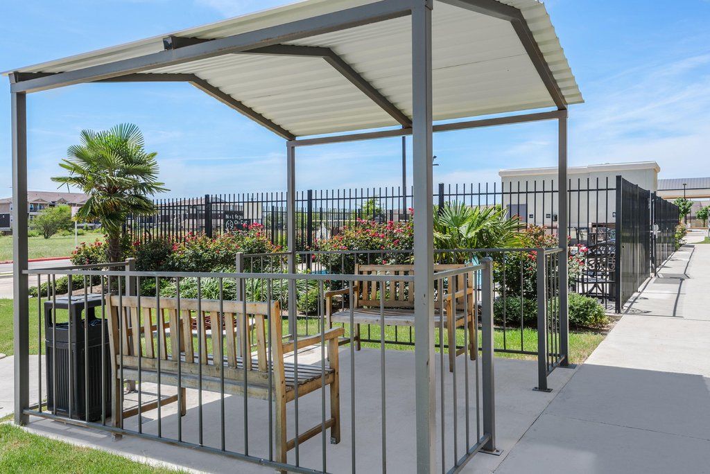 Hotel Express & Brooks Base By Ihg