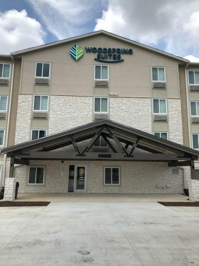 Hotel Woodspring Stone Oak *