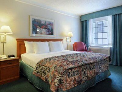 Baymont By Wyndham Near South Texas Medical Ctr Hotel 2*