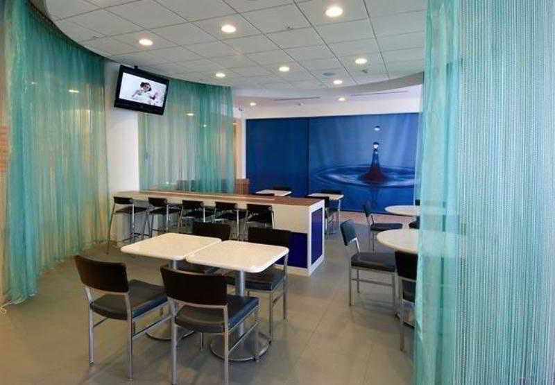 Hotel Springhill By Marriott Airport