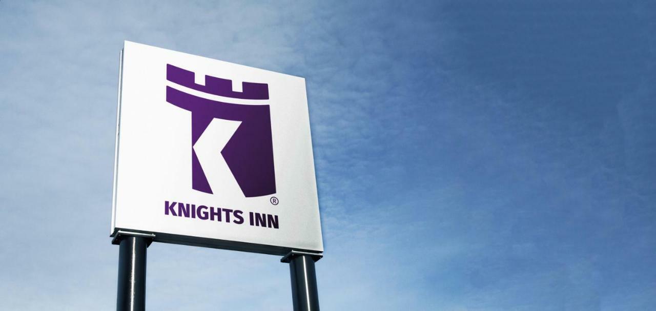 Knights Near Frost Bank Center Motel 3*