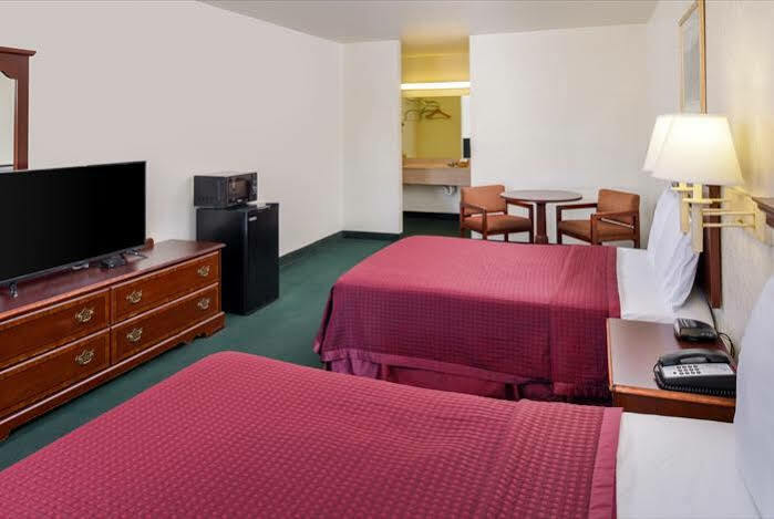 Oyo & Medical Center Hotel 2*