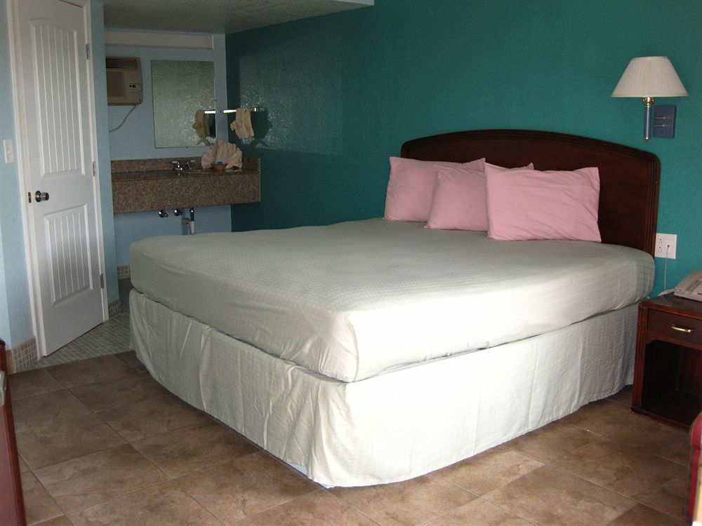 Motel Pinn Road And Lackland Afb And Seaworld San Antonio