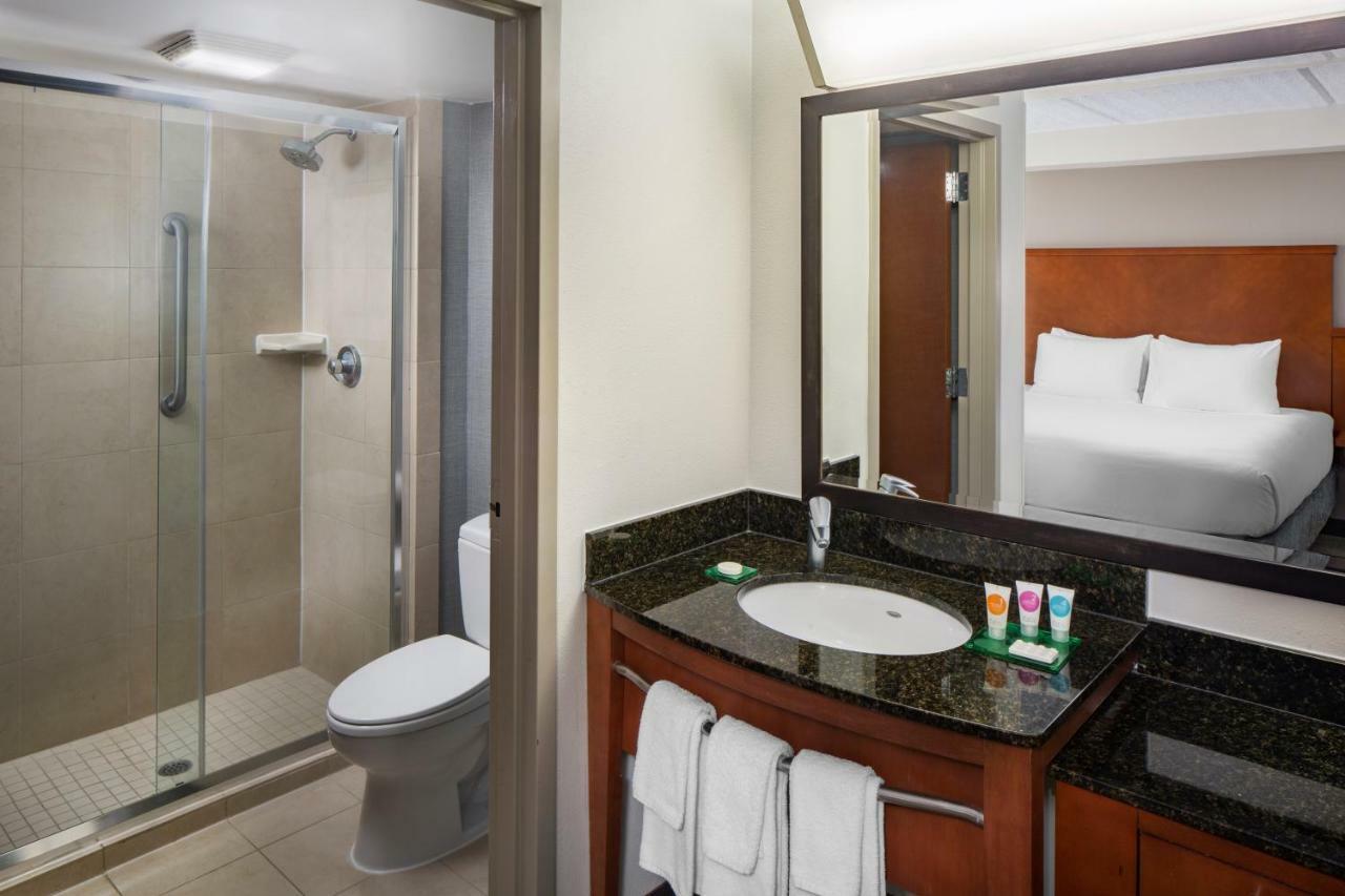 Hyatt Place Airport/quarry Market