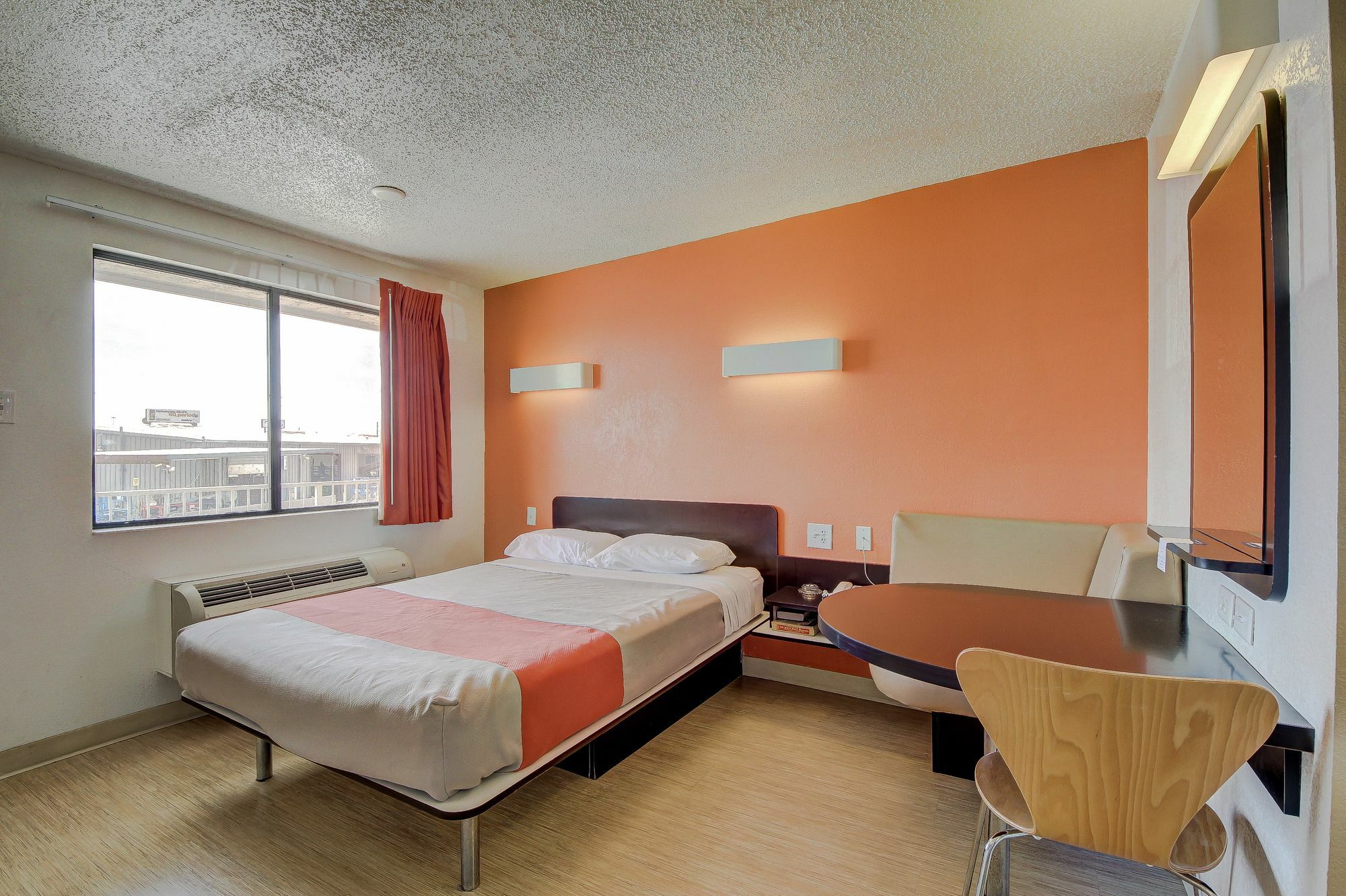 Hotel 6-san Antonio, Tx - Sam Houston Area 2*