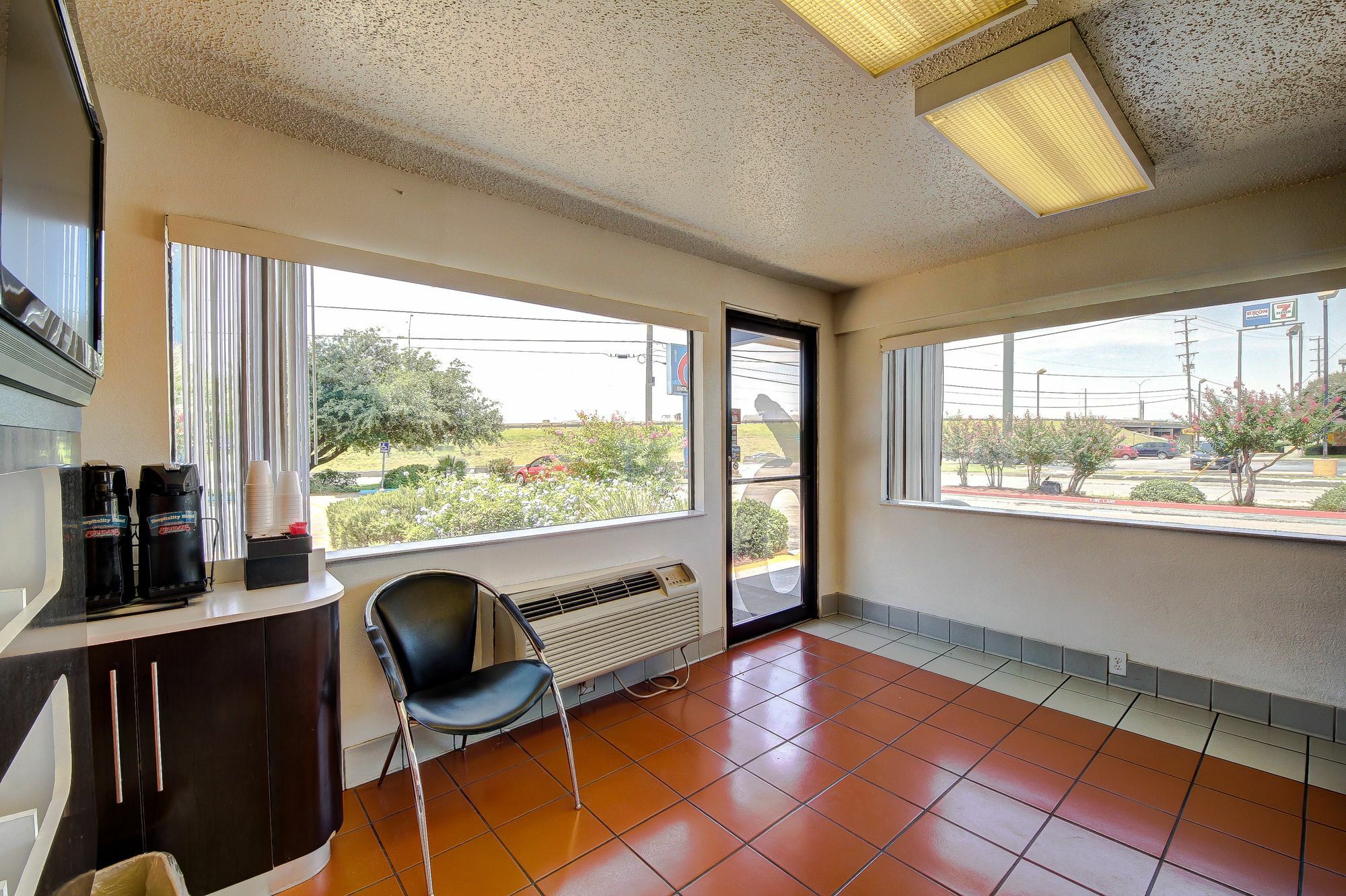 Hotel 6-san Antonio, Tx - Sam Houston Area