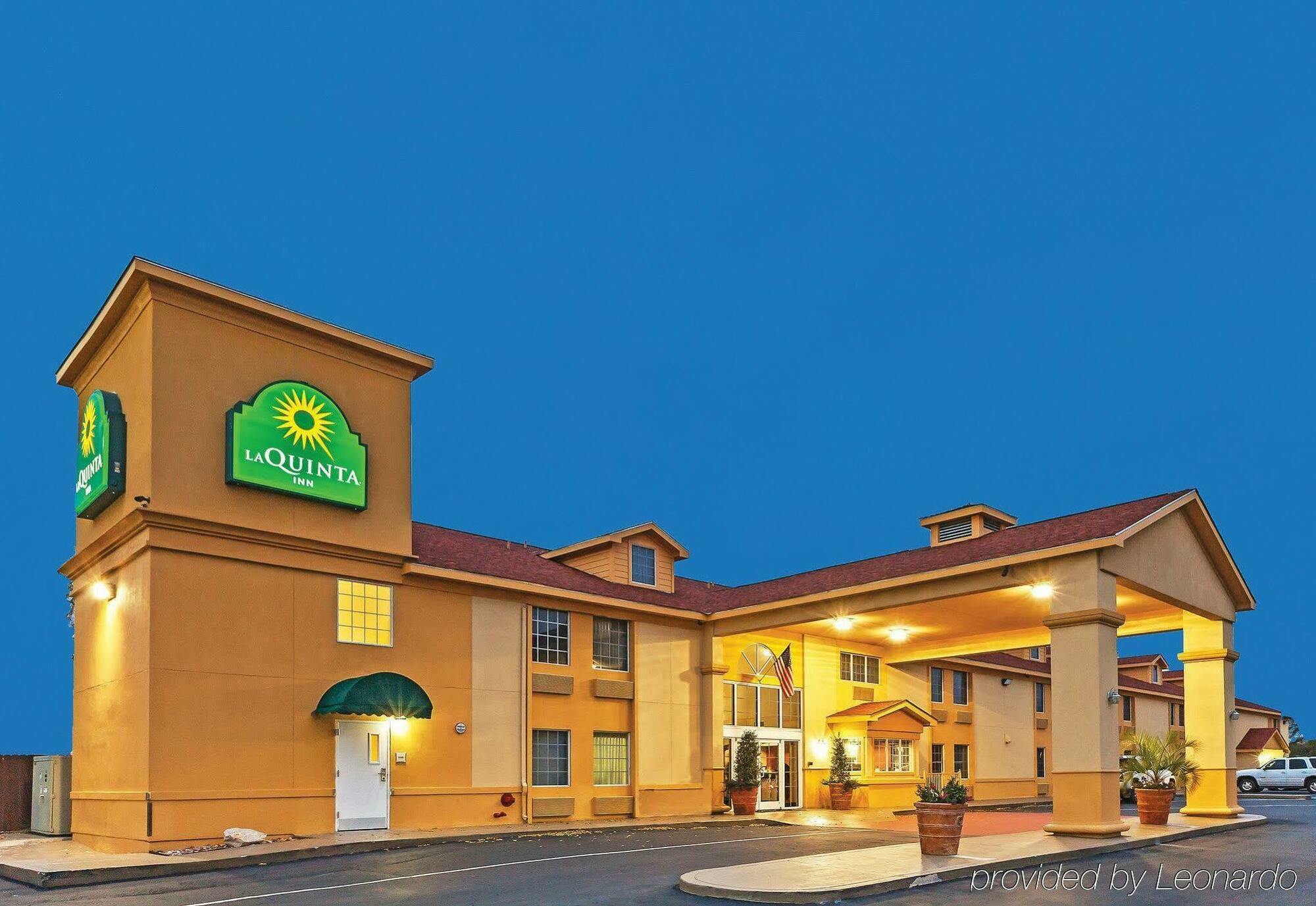 La Quinta By Wyndham Brooks City Base Hotel San Antonio