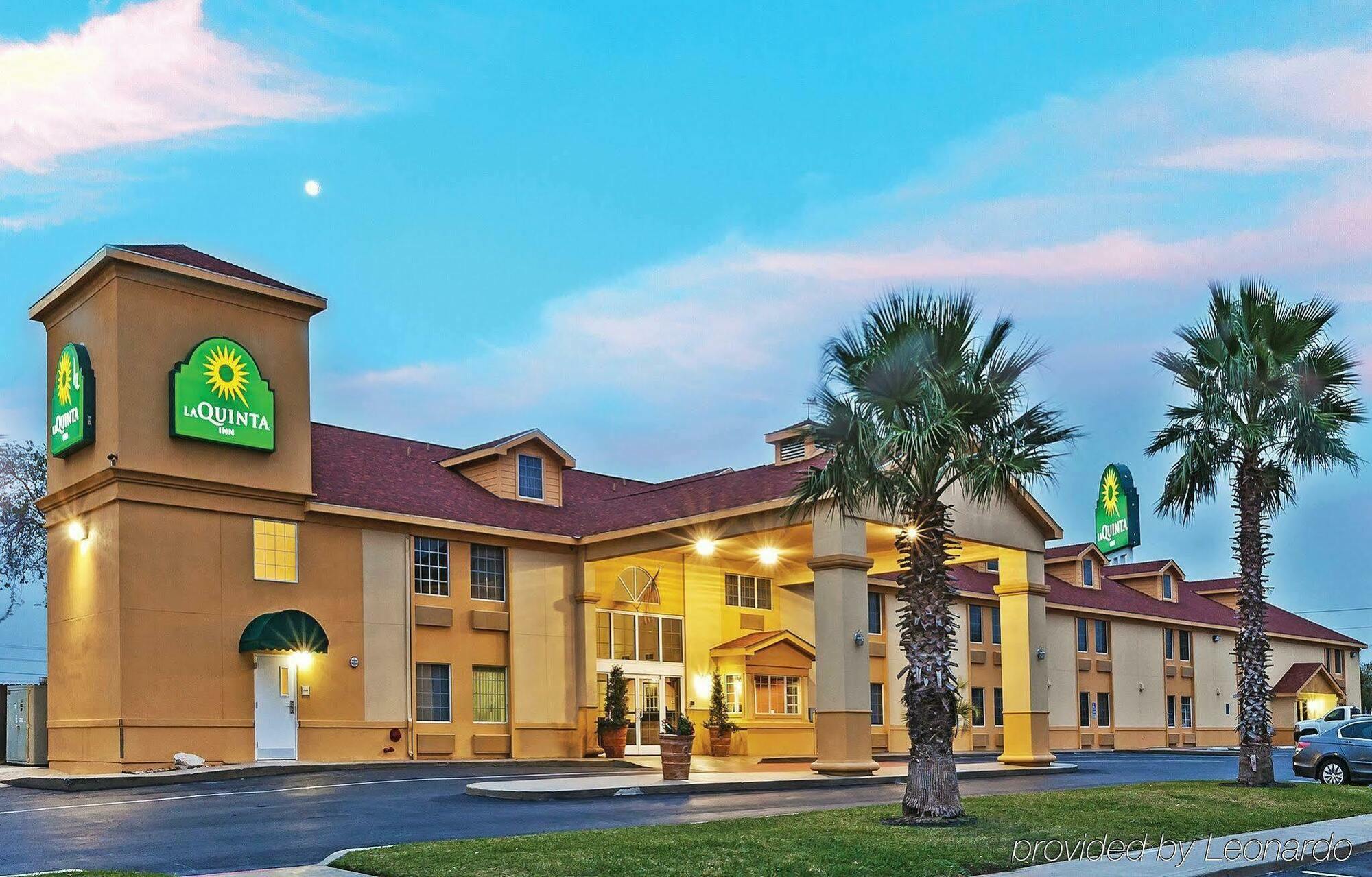 La Quinta By Wyndham Brooks City Base Hotel San Antonio