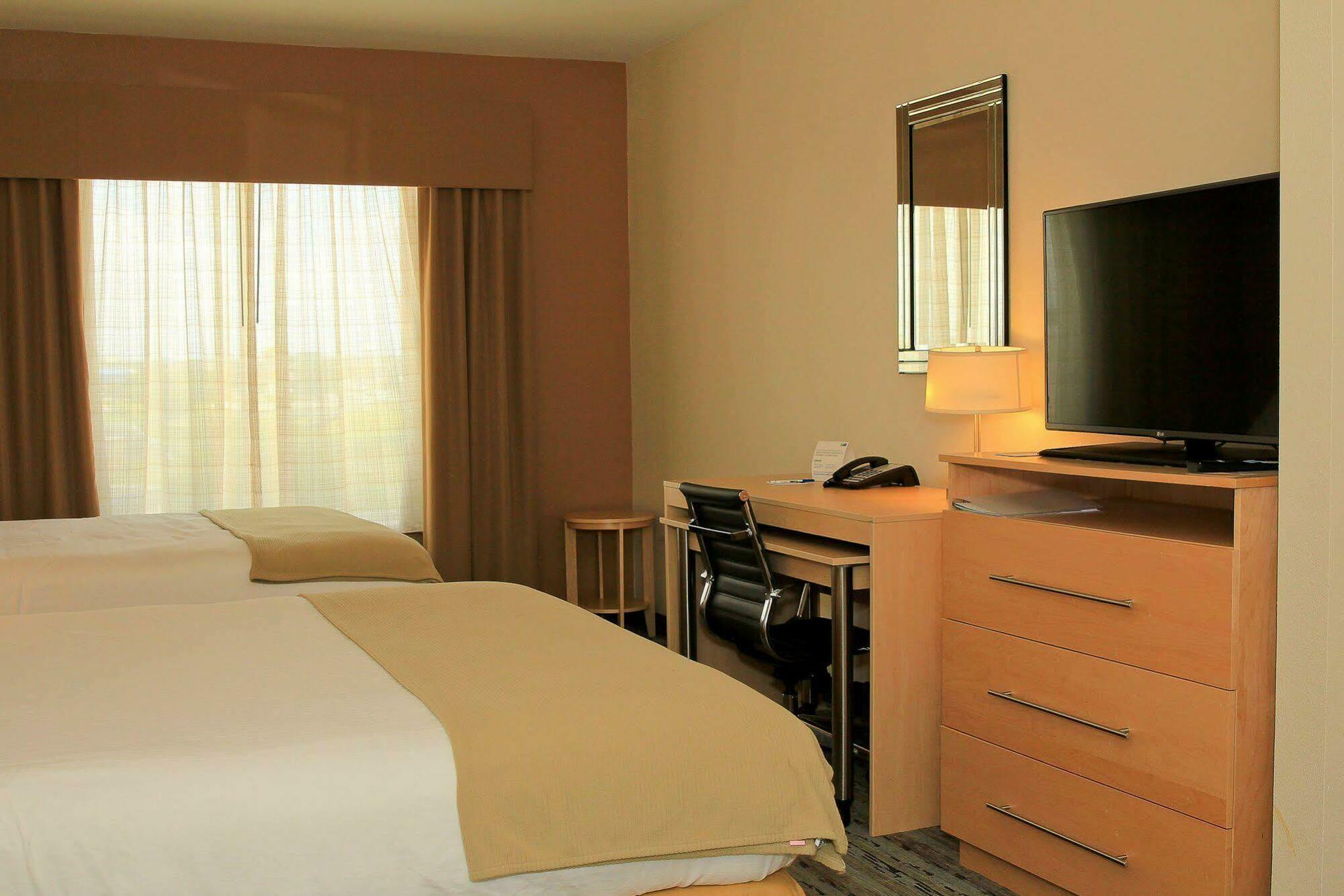 Express & Brooks Base By Ihg 3* San Antonio