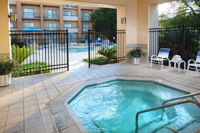 Hotel Courtyard By Marriott Airport San Antonio