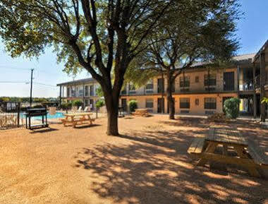 Hotel Deluxe Near Lackland Afb San Antonio