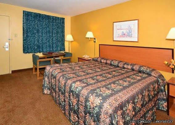 Hotel 6 Tx I10 West 2*