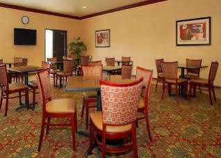 Hotel Sleep & At Six Flags San Antonio
