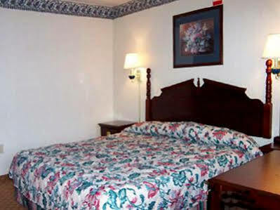 Hotel 6-san Antonio, Tx - Fiesta Trails 2*
