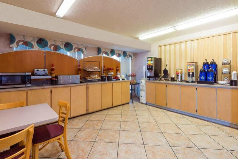 Ramada By Wyndham Near Seaworld - Lackland Afb Hotel 3*