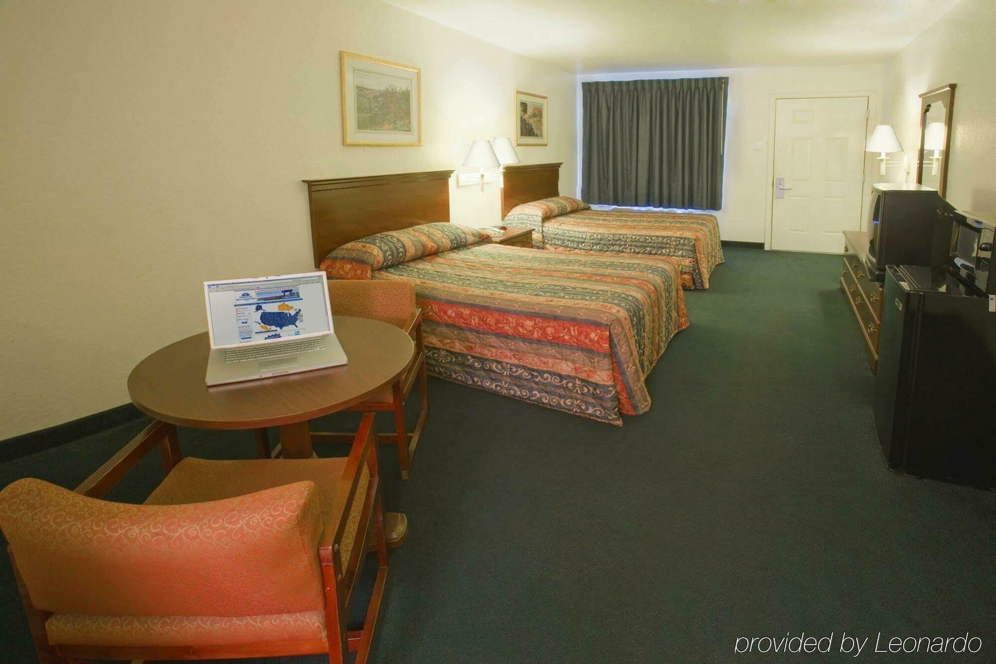 Oyo & Medical Center Hotel 2*