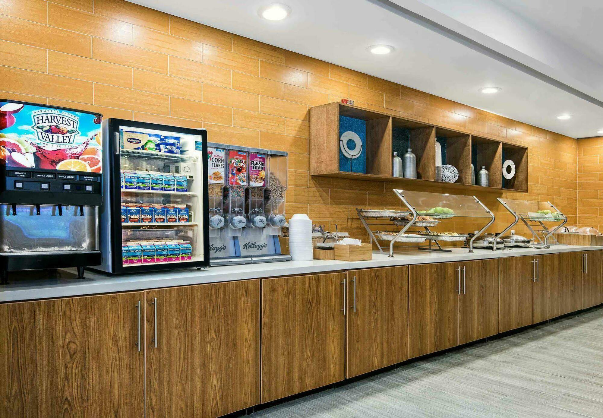 Springhill By Marriott Airport 3*