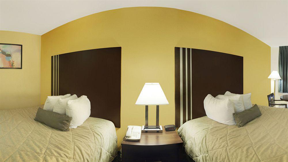 Ramada By Wyndham Near Seaworld - Lackland Afb Hotel 3*