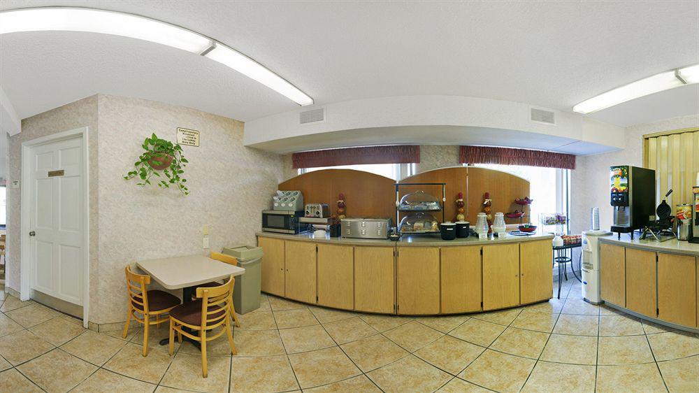 Hotel Ramada By Wyndham Near Seaworld - Lackland Afb San Antonio