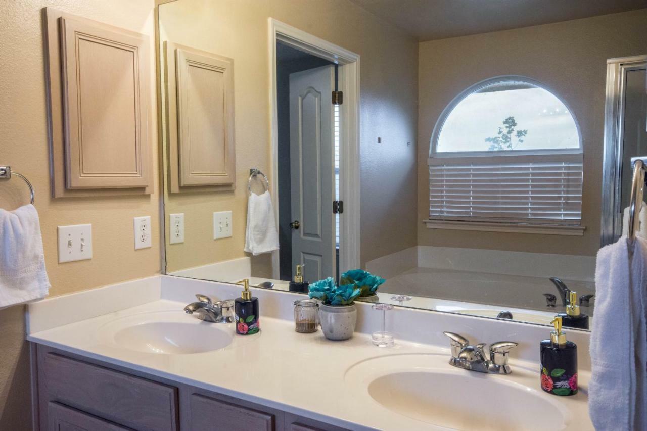 Holiday home Helotes Family Retreat