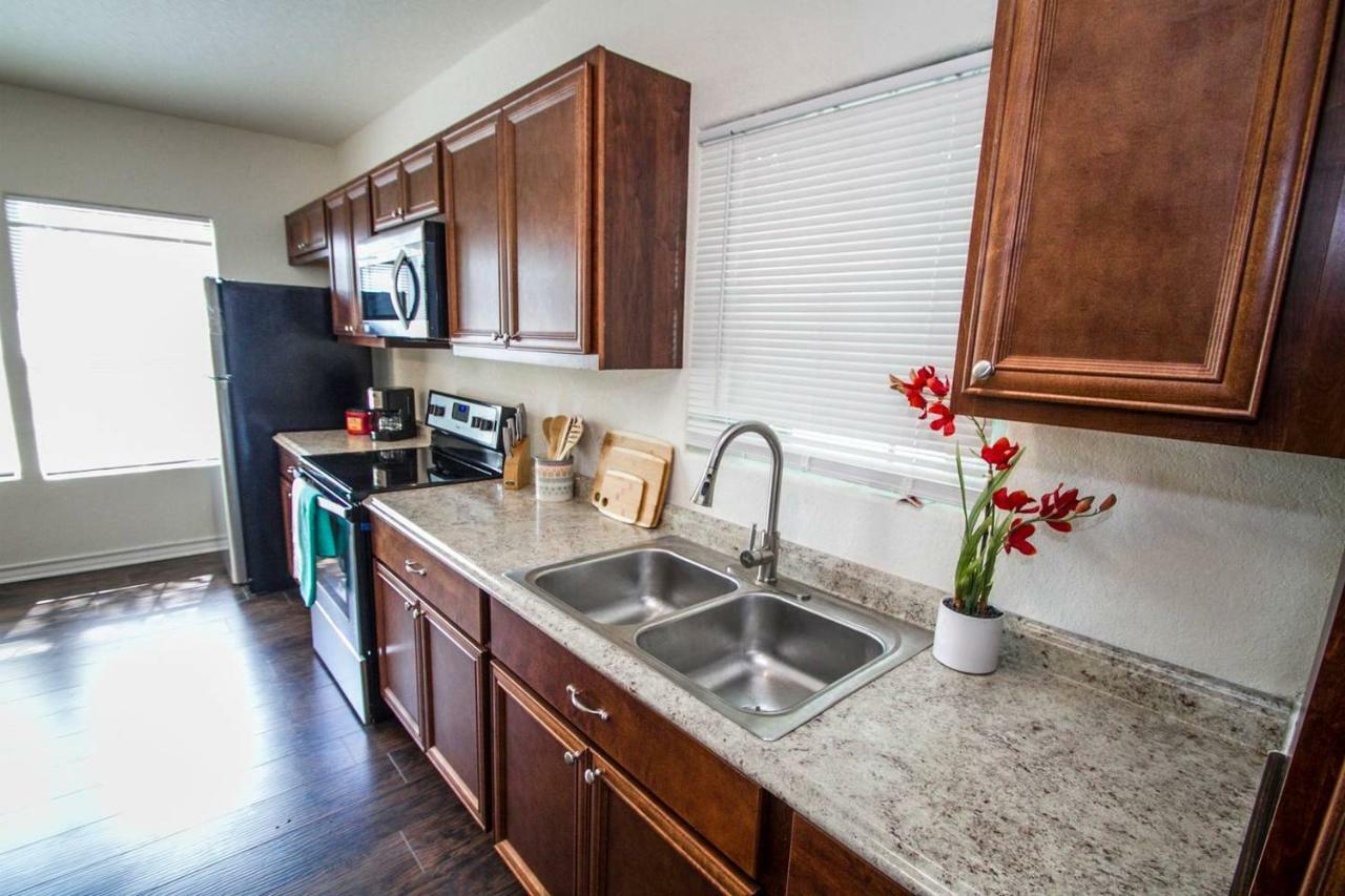 Hays St Cozy Remodeled 2br/2ba House Sleeps 8 San Antonio