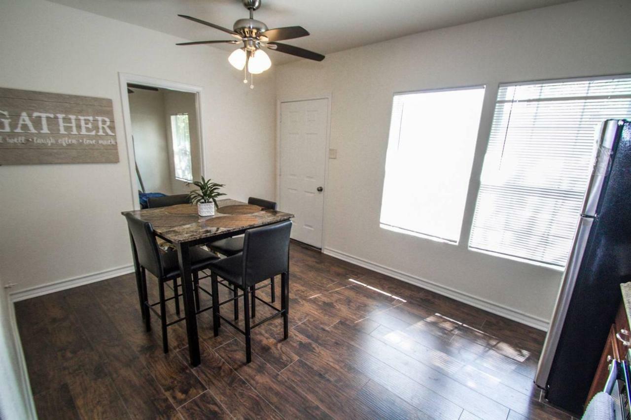 Hays St Cozy Remodeled 2br/2ba House Sleeps 8 *