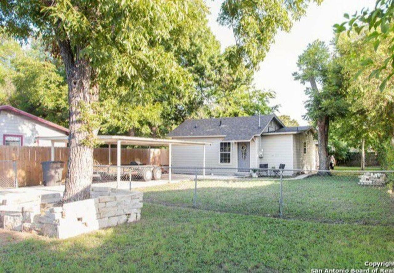 Apartment Hays St Cozy Remodeled 2br/2ba House Sleeps 8