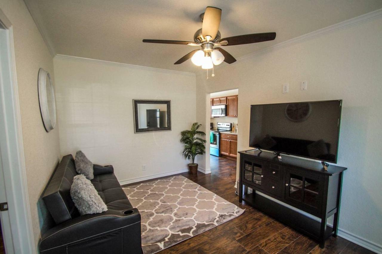 Apartment Hays St Cozy Remodeled 2br/2ba House Sleeps 8