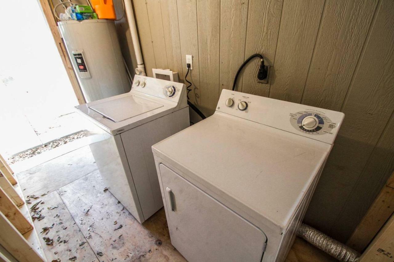 Apartment Hays #b Near Downtown Guest