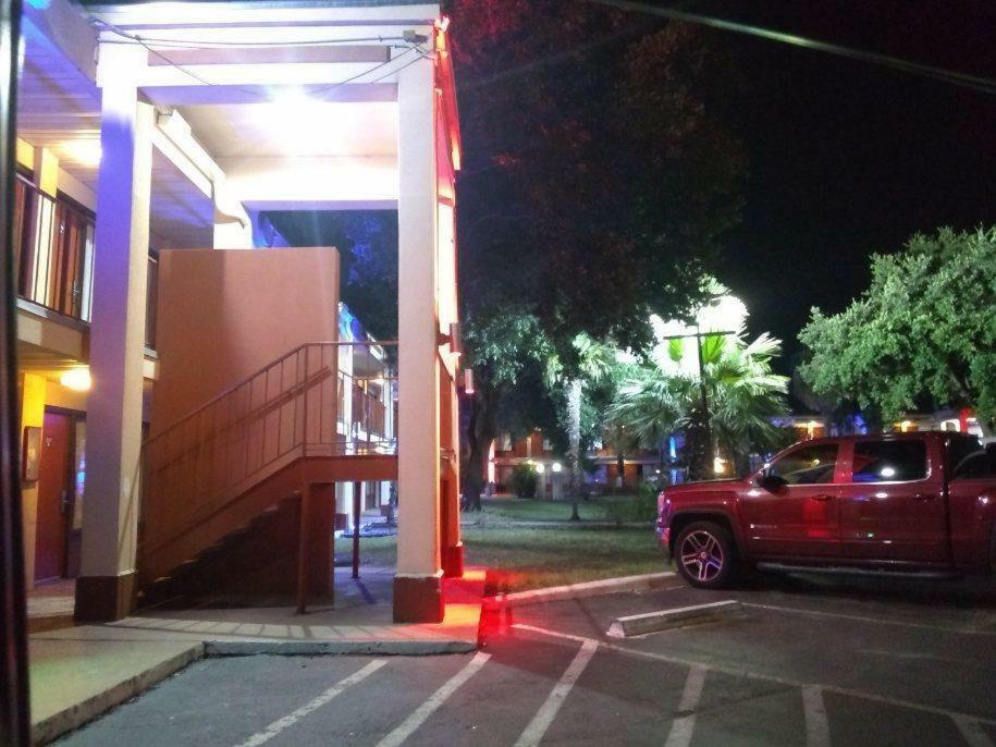 Motel Knights Near Frost Bank Center San Antonio