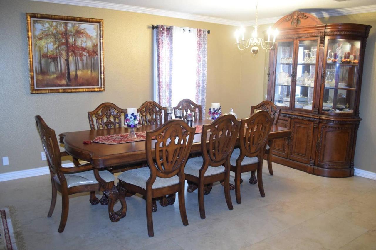 Holiday home Your Ideal Getaway Home! Close To Utsa & Six Flags *