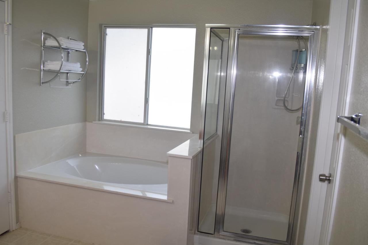 Your Ideal Getaway Home! Close To Utsa & Six Flags