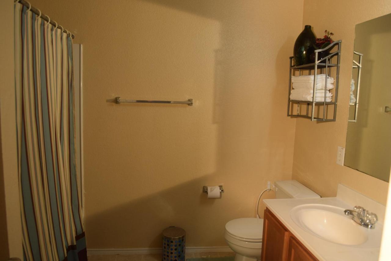 Your Ideal Getaway Home! Close To Utsa & Six Flags San Antonio