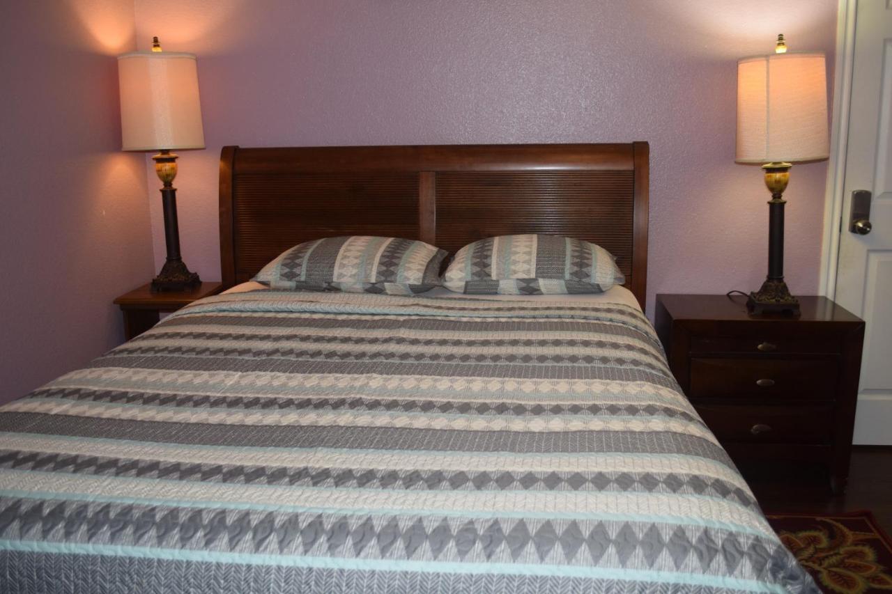 Your Ideal Getaway Home! Close To Utsa & Six Flags Holiday home *