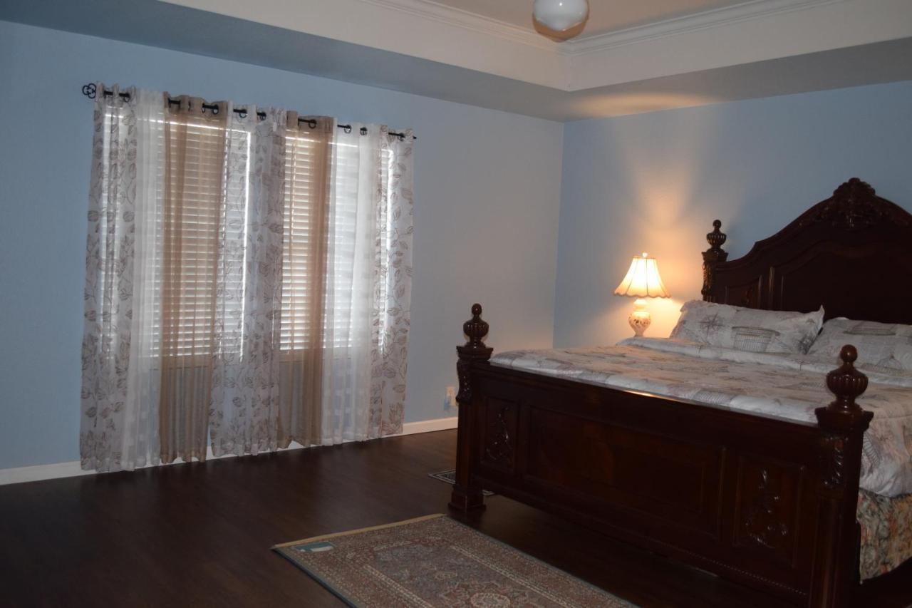 Holiday home Your Ideal Getaway Home! Close To Utsa & Six Flags